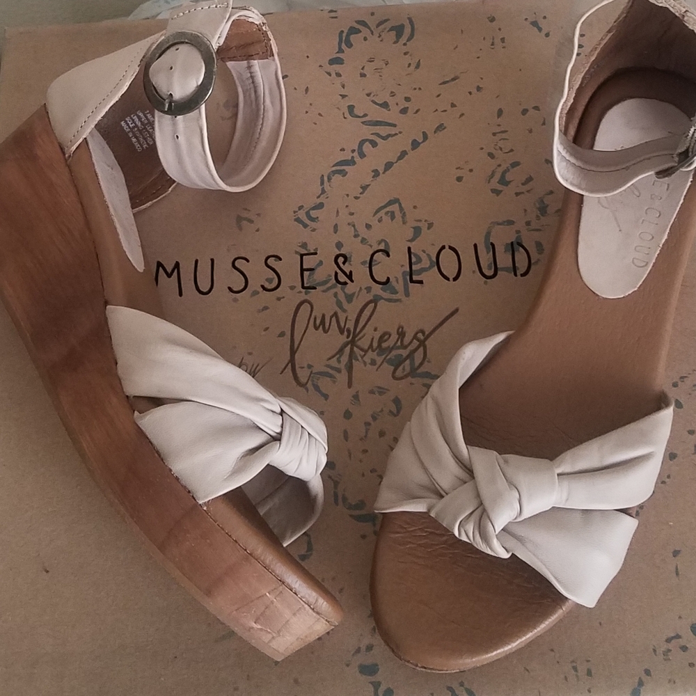 NEW Musse & Cloud 7 Leather Kiers Wedges